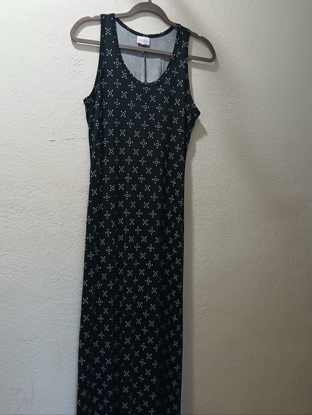 LuLaRoeNwot size M Black Maxi Dress with White Geometric Print